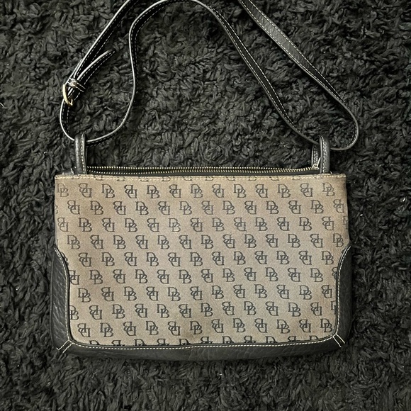 Vintage DOONEY & BOURKE Slim Signature DB Shoulder Badge - Picture 2 of 7